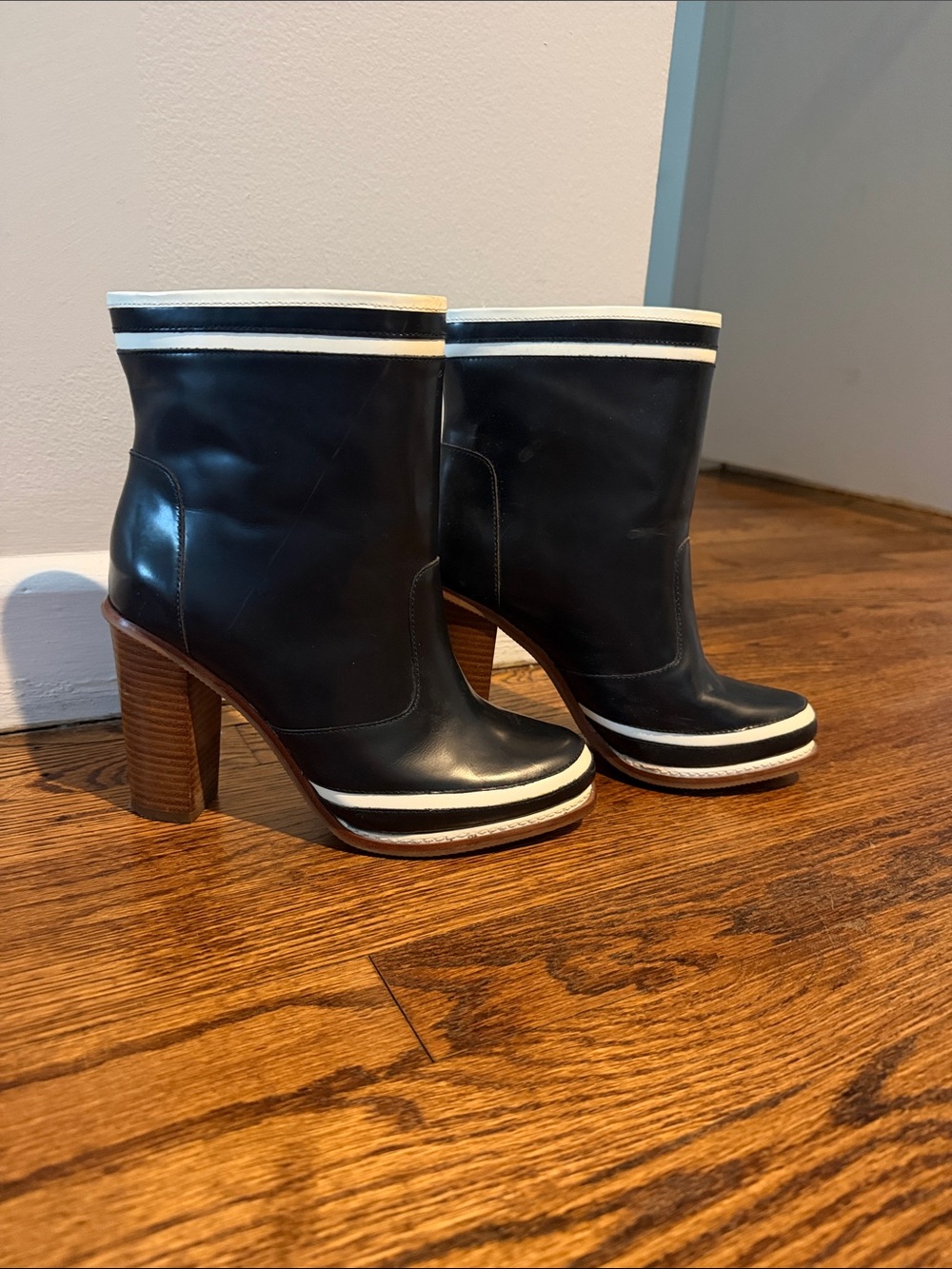 Diane von Furstenberg- Black High-Heel Rain Boots with White Trim